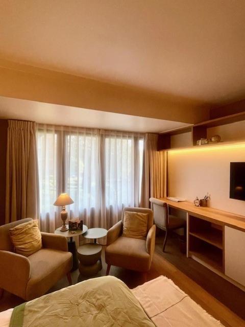 Charmehotel Manoir Ogygia Поперинге Экстерьер фото
